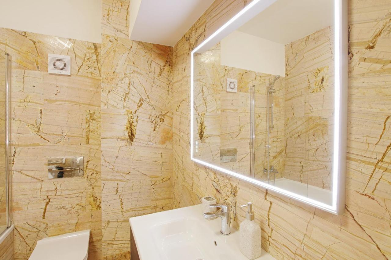 Himson-Beige Apartment Iasi Exterior foto